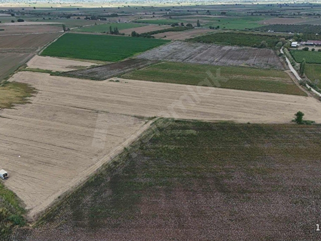 PEK EMLAKTAN 25,200m2 TEKTAPU ELEKTRİK SUYU OLAN SATILIK TARLA - Görsel 14