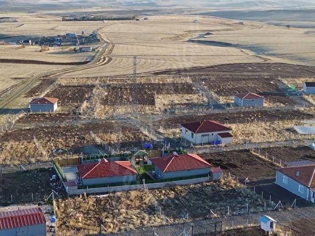 Ankara Gölbaşı karaali Mahallesi’nde satılık hobi bahçesi asfalta sıfır elektrik su mevcuttur - Görsel 11