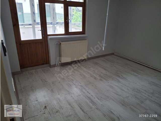 GÜN EMLAKTAN YENİMAHALLE METRO YAKIN 3+1 YARI KOT BAKIMLI DAİRE - Görsel 6