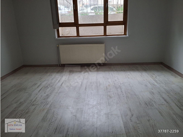 GÜN EMLAKTAN YENİMAHALLE METRO YAKIN 3+1 YARI KOT BAKIMLI DAİRE - Görsel 2