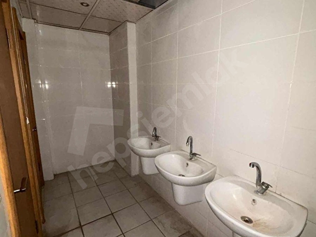 İLDEM GESİ FATİHTE İKİ BÖLÜM 750 M2 KİRALIK DÜKKAN - Görsel 11