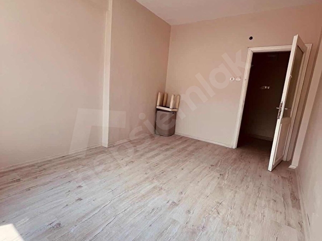 ÇELİKTEPE DE 3+1 HARİKA YATIRIMLIK 1.KATTA TEMİZ 135M2 BOŞ DAİRE - Görsel 22