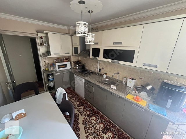 Yenigün Mah. Ali Kuşçu Okulu Sokağında Ara Kat Satılık 3+1 Daire