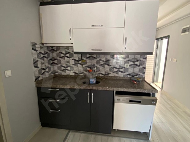 GÖRÜKLE MERKEZDE GENİŞ 2+1 EŞYALI DAİRE - Görsel 4