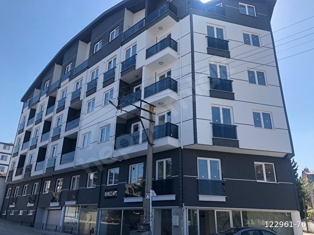 GÖRÜKLE MERKEZDE GENİŞ 2+1 EŞYALI DAİRE