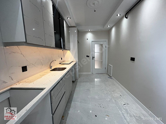 İSTASYON CADDESİ YAKINI,ASANSÖRLÜ,ÇİFT BALKONLU 120 M2 3+1 - Görsel 3