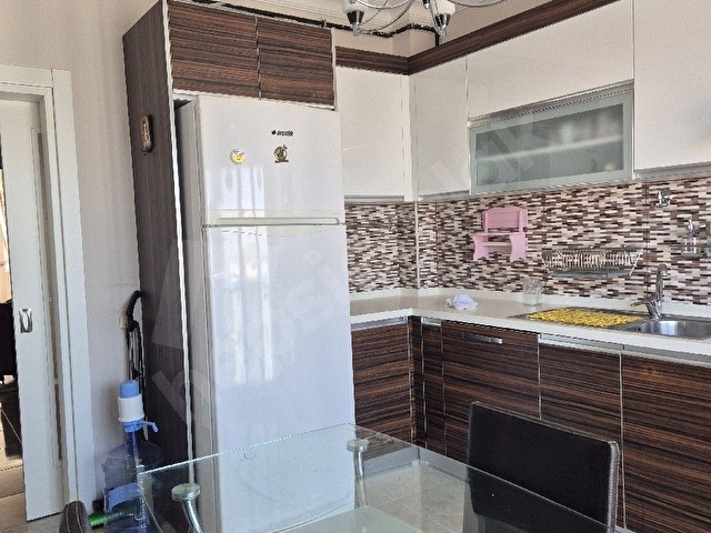Gün boyu ışıl ışıl güneş alan ,havuzlu,otoparkli,ferah,site içi,SAHIBINDEN daire. - Görsel 3