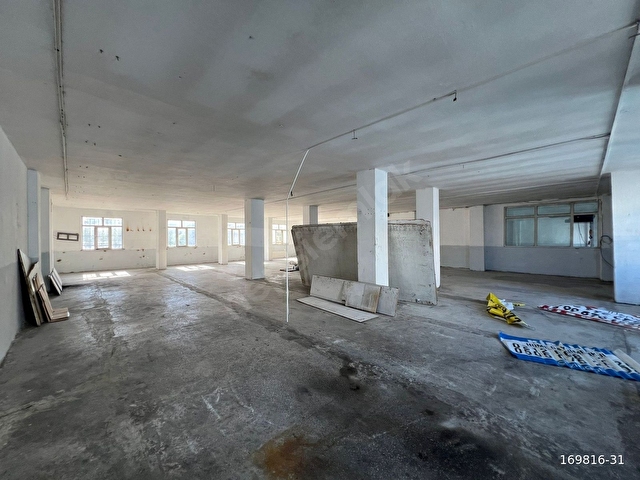 HOMEDAN UĞUR MUMCUDA 400M² HER İŞE UYGUN KİRALIK DÜKKAN..!