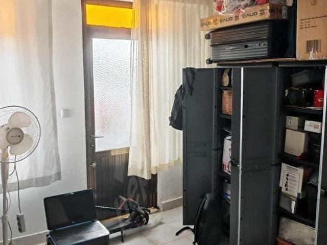 Tuzla mahallesinde kapalı mutfak orta kat 2+1 satılık daire - Görsel 13