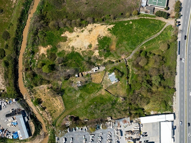 Kemerburgaz İstanbul Caddesi Üzerinde 12.076 m² 110 m Cepheli Yatırımlık Arsa