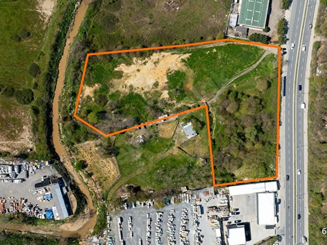 Kemerburgaz İstanbul Caddesi Üzerinde 12.076 m² 110 m Cepheli Yatırımlık Arsa - Görsel 2
