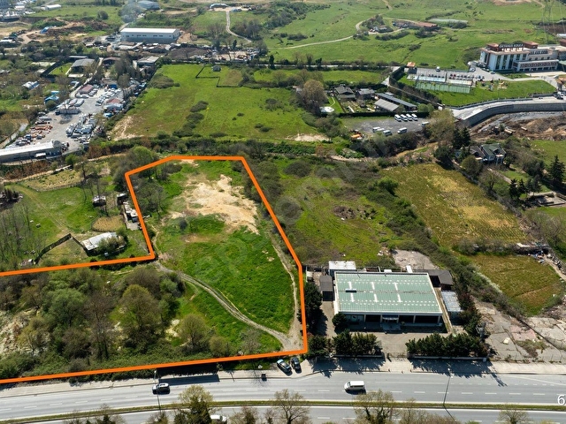 Kemerburgaz İstanbul Caddesi Üzerinde 12.076 m² 110 m Cepheli Yatırımlık Arsa - Görsel 3