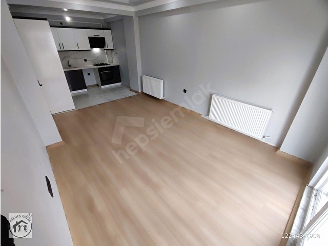 KARDEŞTEN EDREMİTTE YÜKSEKOKULA YAKIN DOĞALGAZLI AMERİKAN MUTFAKLI YÜKSEK GİRİŞ YENİ 1+1 DAİRE - Görsel 9