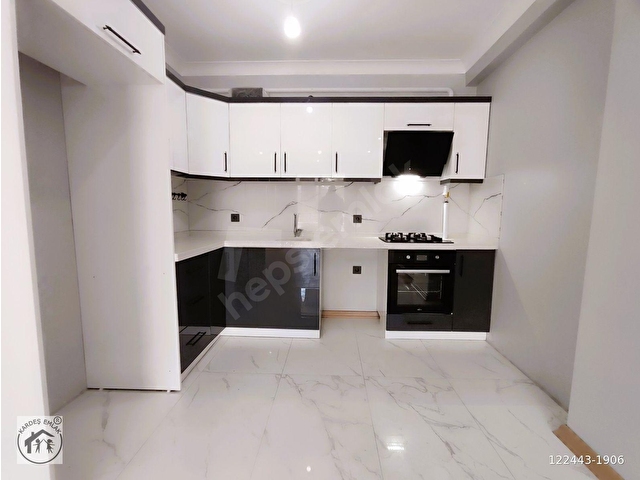KARDEŞTEN EDREMİTTE YÜKSEKOKULA YAKIN DOĞALGAZLI AMERİKAN MUTFAKLI YÜKSEK GİRİŞ YENİ 1+1 DAİRE - Görsel 3