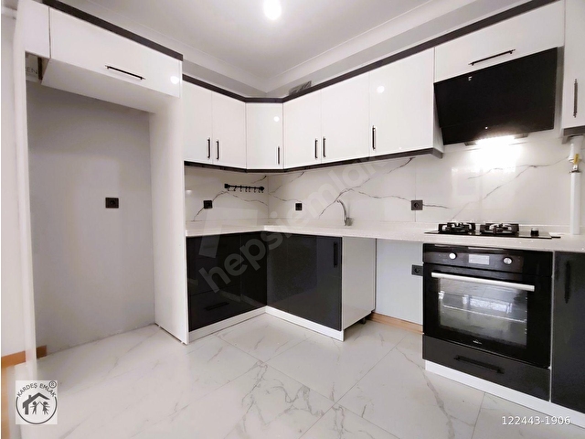 KARDEŞTEN EDREMİTTE YÜKSEKOKULA YAKIN DOĞALGAZLI AMERİKAN MUTFAKLI YÜKSEK GİRİŞ YENİ 1+1 DAİRE - Görsel 2