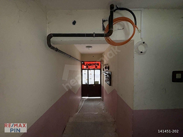 RE/MAX PİNDEN ADNAN MENDERES BULVARINA YAKIN FIRSAT 4+1 DAİRE - Görsel 3