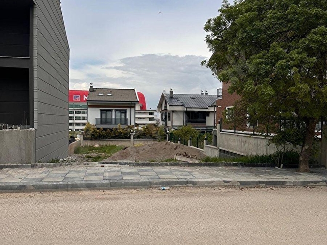 İNCEK TEK YAPIDA PRESTİJLİ KONUMDA 345 M² VİLLA ARSASI - Görsel 14