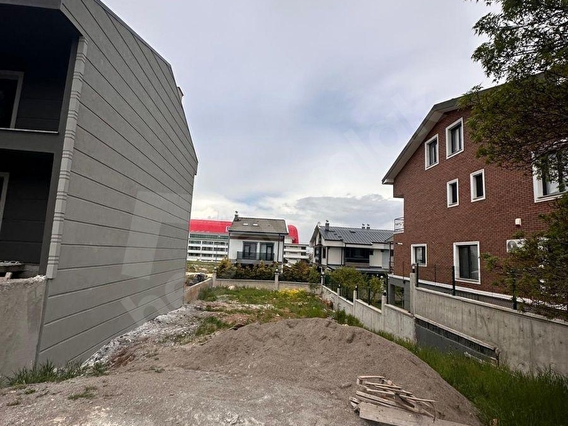 İNCEK TEK YAPIDA PRESTİJLİ KONUMDA 345 M² VİLLA ARSASI - Görsel 2