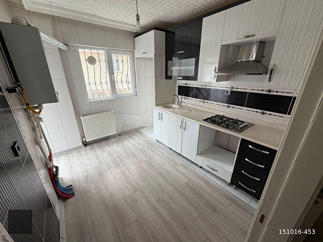 MALAZGİRT MAH/DE KAT KONUMUNDA BAĞIMSIZ MUTFAK 1+1 DAİRE