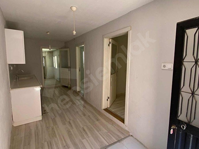 Liderden çarşı merkezde yakın kiralık müstakil ev - Görsel 3