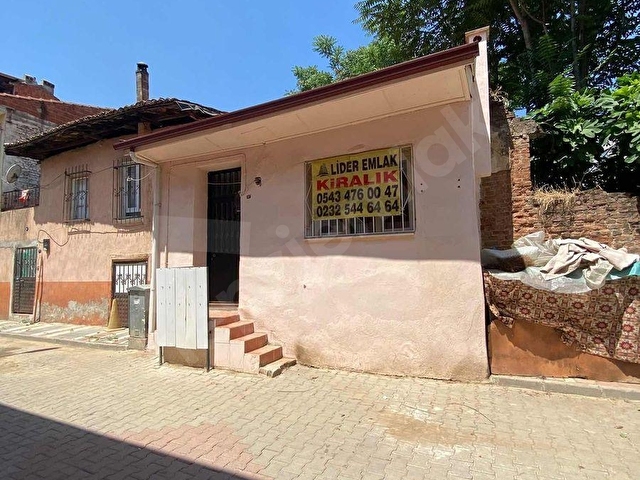 Liderden çarşı merkezde yakın kiralık müstakil ev