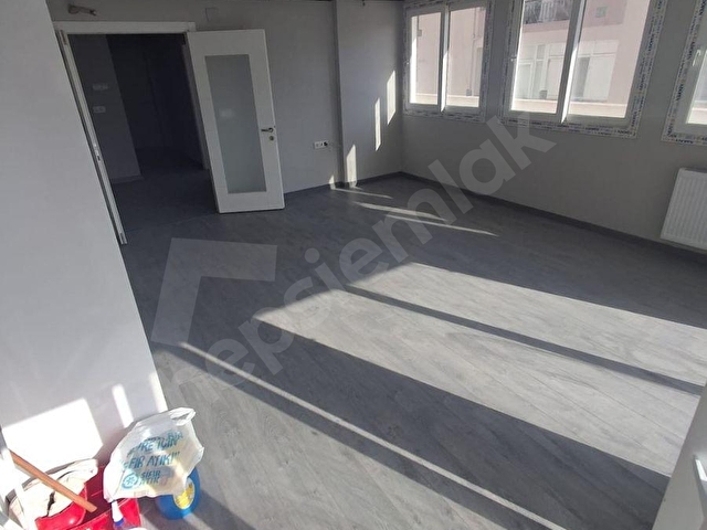 CEMALPAŞADA TERASLI SIFIR DAİRE MASRAFSIZ A.MUTFAK 2+1 KİRALIK - Görsel 7