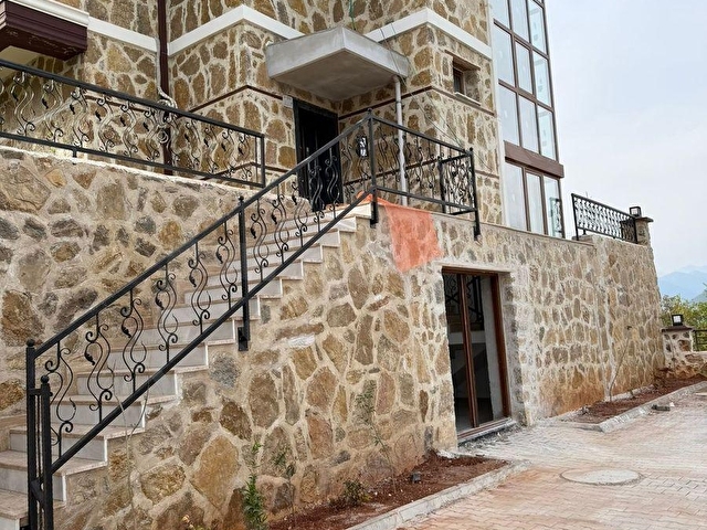 EKMEL DE PANORAMİK DENİZ VE ŞEHİR MANZARALI MÜSTAKİL TAŞ VİLLA - Görsel 8
