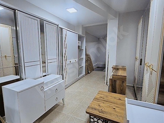 AY EMLAKTAN CADDE ÜZERİ BODRUMLU 650m2 KULLANIM ALANLI DÜKKAN - Görsel 8