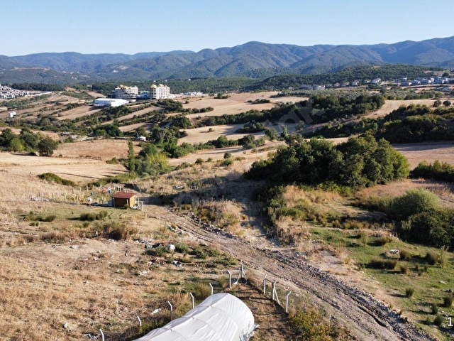 GAZİ EMLAKAkköyde 436 m2 İmarlı MANZARALI Yerleşimde TAKAS - Görsel 5