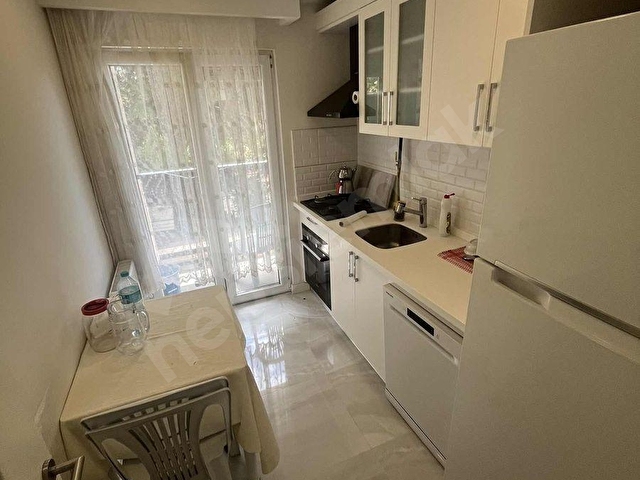EMEKTEN SİTE İÇERİSİNDE EBEVEYNLİ BALKONLU 100M2 BOŞ 2+1 DAİRE