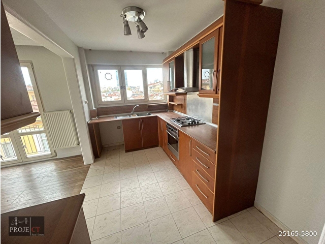 Şişli Sıracevizler Caddesi'nde 3 5+1 Asansörlü Satılık Daire