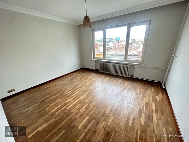Şişli Sıracevizler Caddesi'nde 3 5+1 Asansörlü Satılık Daire