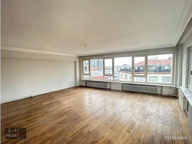 Şişli Sıracevizler Caddesi'nde 3 5+1 Asansörlü Satılık Daire