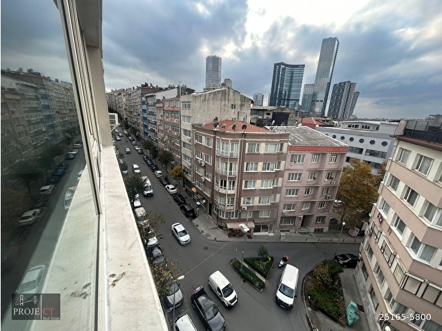 Şişli Sıracevizler Caddesi'nde 3 5+1 Asansörlü Satılık Daire