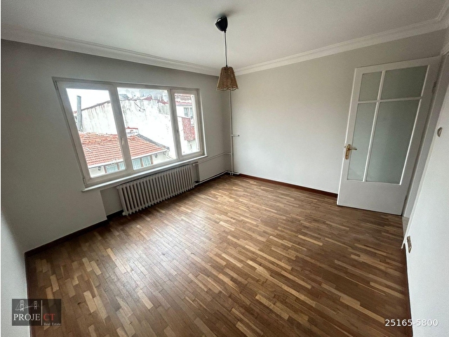 Şişli Sıracevizler Caddesi'nde 3 5+1 Asansörlü Satılık Daire