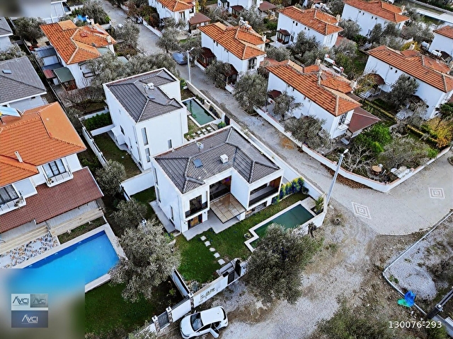 AVCIDAN TAM MÜSTAKİL 300m2 HAVUZLU 5+1 ULTRA LÜX VİLLA - Görsel 2