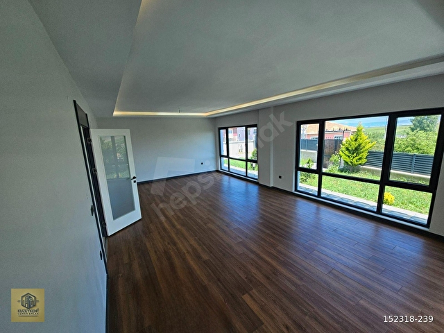 Sarayda 660m2 Arsada Ada Mutfaklı 4+2 Lüks Malikane - Görsel 3