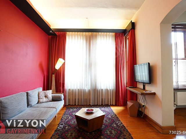 BEYOĞLUNDA ÖZEL TASARIM 2+1 YÜKSEK TAVANLI EŞYALI DAİRE - Görsel 5