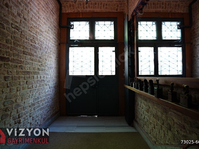 BEYOĞLUNDA ÖZEL TASARIM 2+1 YÜKSEK TAVANLI EŞYALI DAİRE - Görsel 2