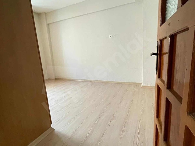 Buca Atatürkte 3+1 arakat merkezi konum geniş temiz arakt daire - Görsel 15