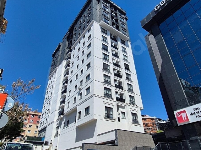 KARTAL DA GÜVENLİKLİ SİTE İÇERİSİNDE İSKANLI SATILIK 2+1 DAİRE