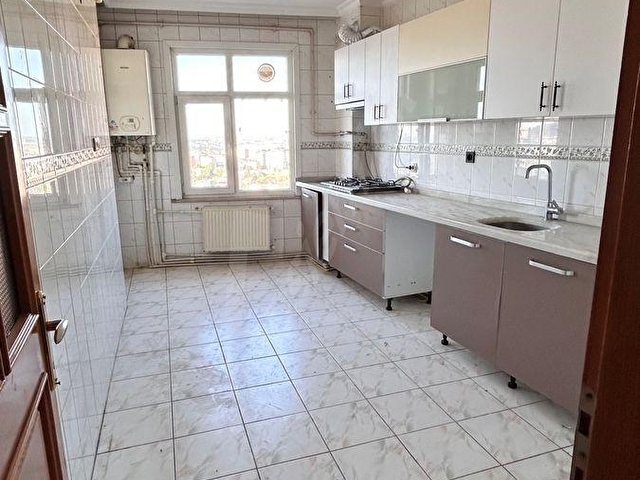 Üsküdar Ferah Mah. Kiralık 3+1 150 m2 Tadilatlı Boyalı Köşe Daire - Görsel 16