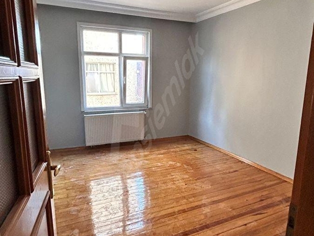 Üsküdar Ferah Mah. Kiralık 3+1 150 m2 Tadilatlı Boyalı Köşe Daire - Görsel 25