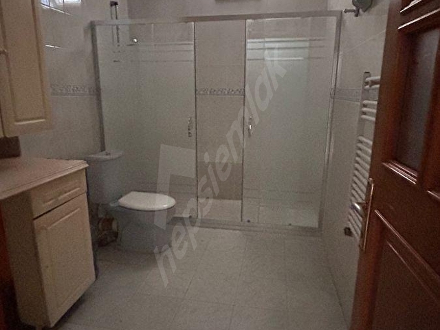 Üsküdar Ferah Mah. Kiralık 3+1 150 m2 Tadilatlı Boyalı Köşe Daire - Görsel 28