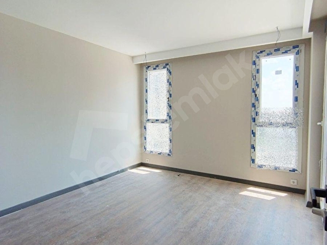 ADANA SEYHANDA BULVAR ÜZERİ GÜVENLİKLİ SOSYAL DONATILI SİTEDE KAPALI MUTFAK 3+1 LÜX KİRALIK  DAİRE - Görsel 12