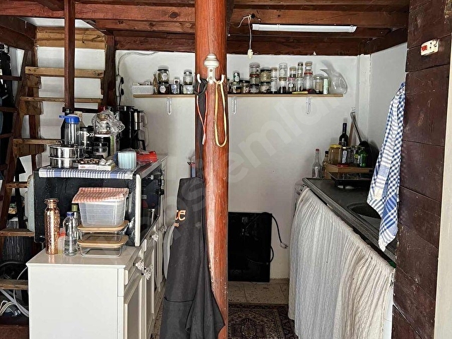 Urla İskelede DENİZE 30 Metre Mesafede Satılık Tek katlı Ev - Görsel 18