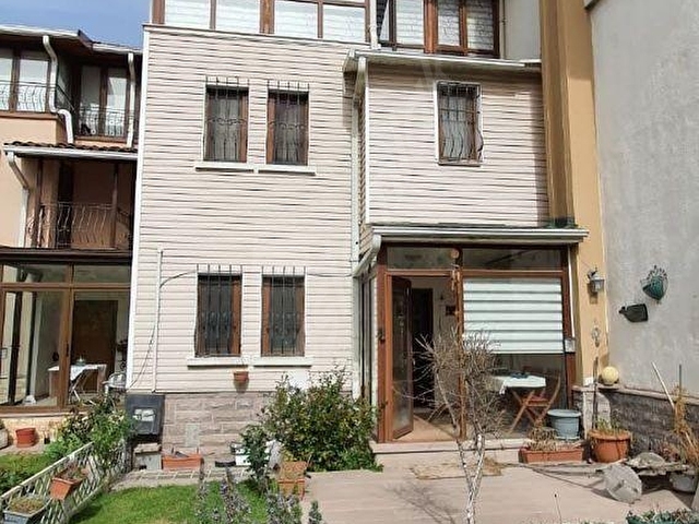Koru Mahallesi Uyum Sitesi Yapılı Villa - Görsel 3