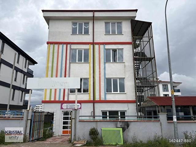 Çamlıca Batıkent Sınırı Kiralık Komple Bina (661 m2 )