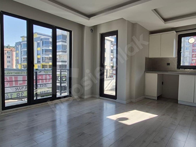 DERE GAYRİMENKUL DİLEKTEN TRAMVAY ALTINDA KİRALIK 1+1 DAİRE