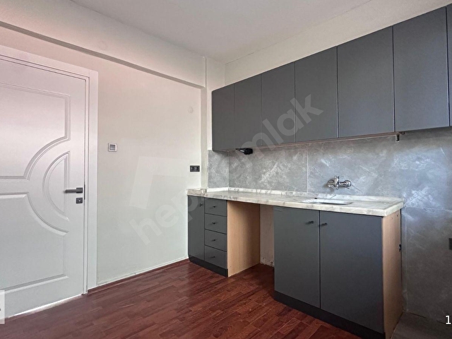 AKÇAY YENİMAHALLE DE KİRALİK DENİZE 50M 2+1 KAPALI MUTFAK DAİRE - Görsel 9